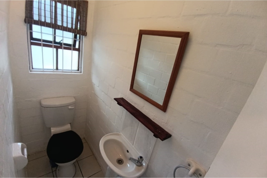 To Let 2 Bedroom Property for Rent in Parklands Western Cape